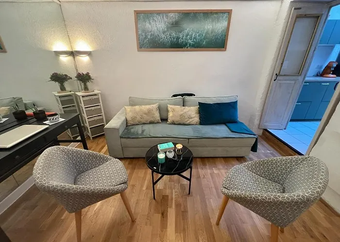 Confort, Halles Et A Pied Centre